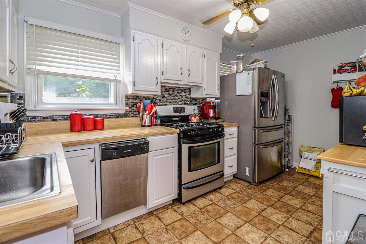 19 Wilcox Road New Brunswick, NJ 08901 - Photo 14 of 34 Gallery Image 14