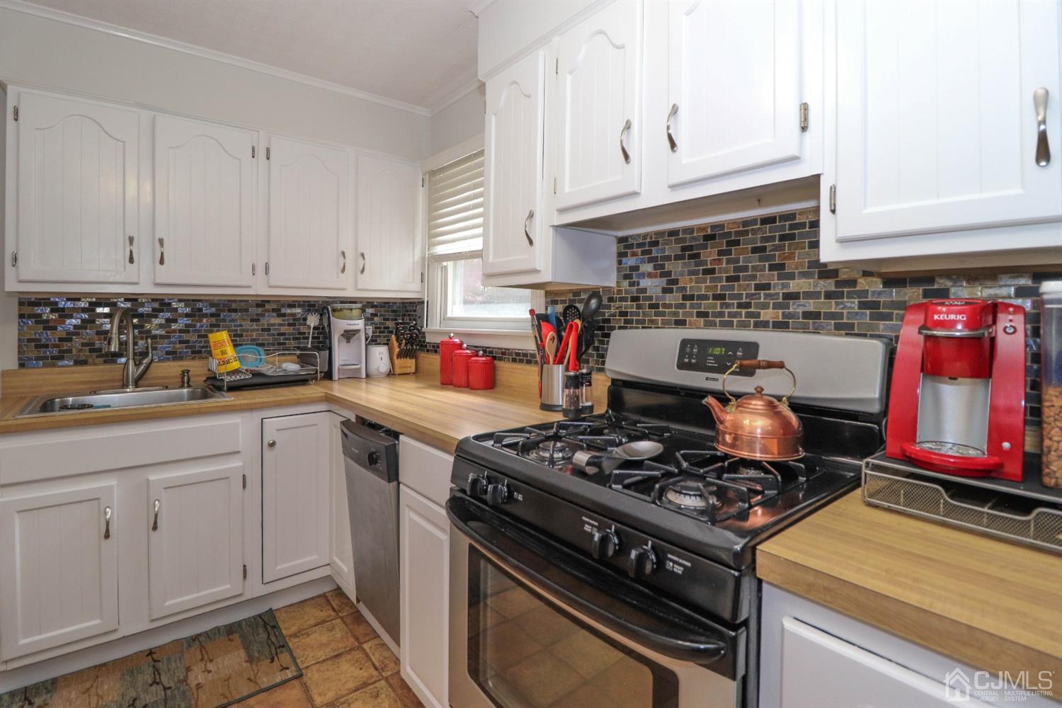 19 Wilcox Road New Brunswick, NJ 08901 - Photo 15 of 34 Gallery Image 15