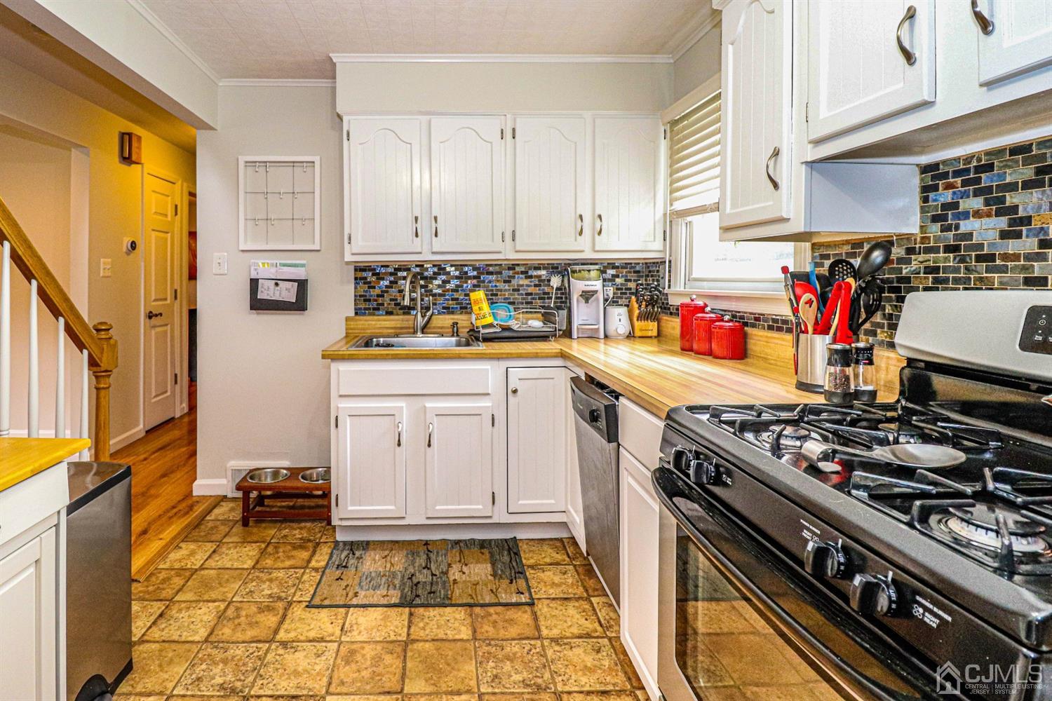 19 Wilcox Road New Brunswick, NJ 08901 - Photo 17 of 34 Gallery Image 17