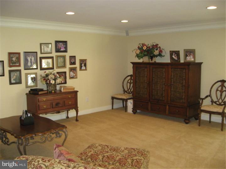 222 Sydney Road Holland, PA 18966 - Photo 16 of 24 Loft