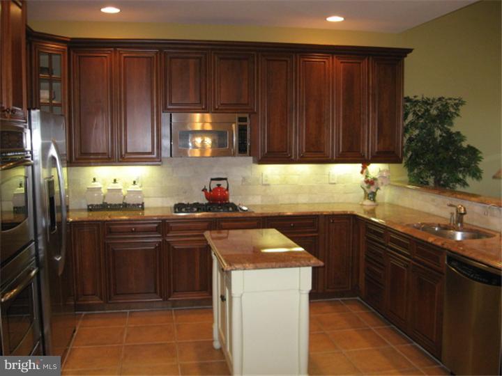 222 Sydney Road Holland, PA 18966 - Photo 10 of 24 Kitchen