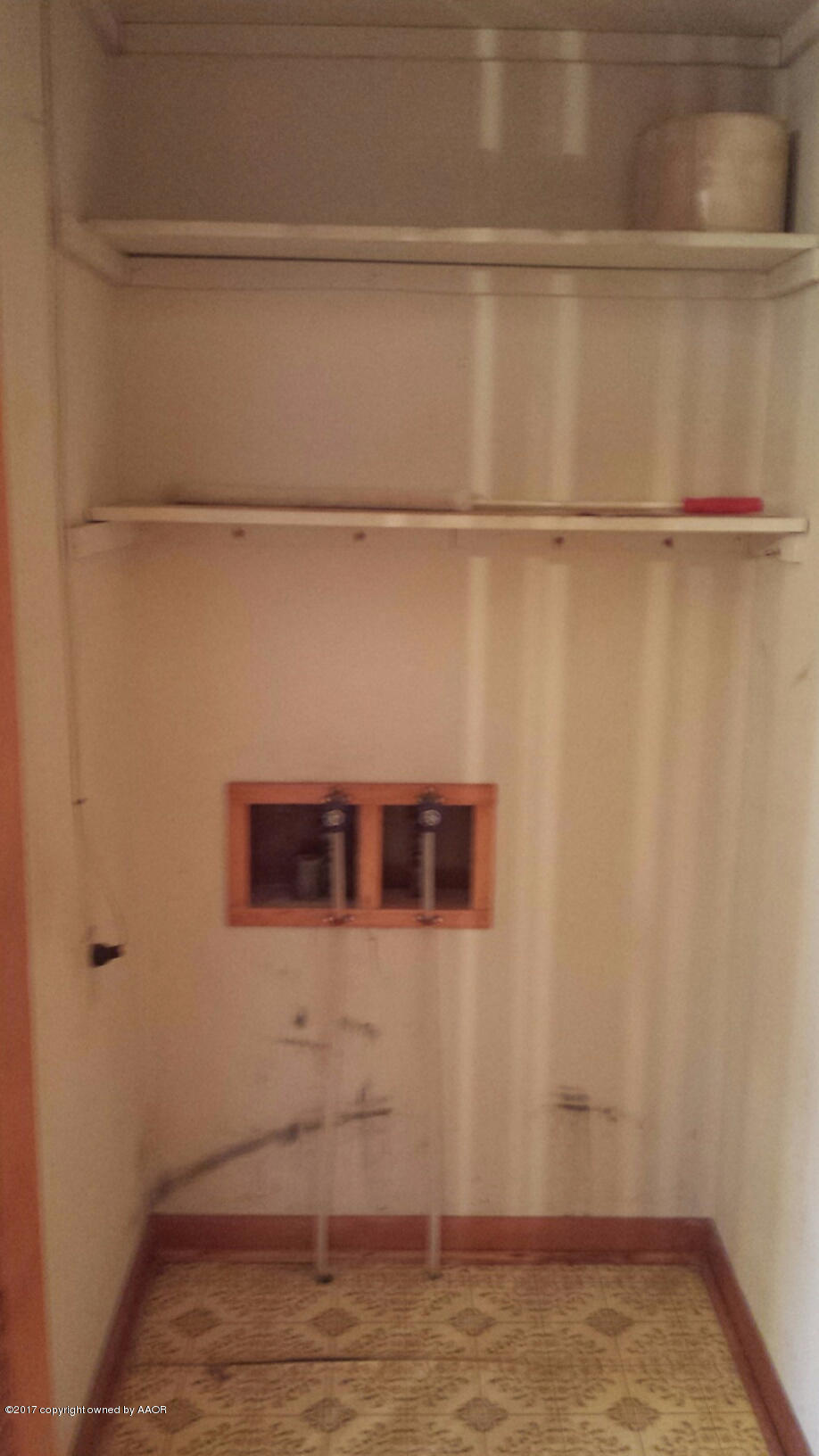 308 North Mississippi Street Amarillo, TX 79106 - Photo 13 of 14 washer closet off dining area