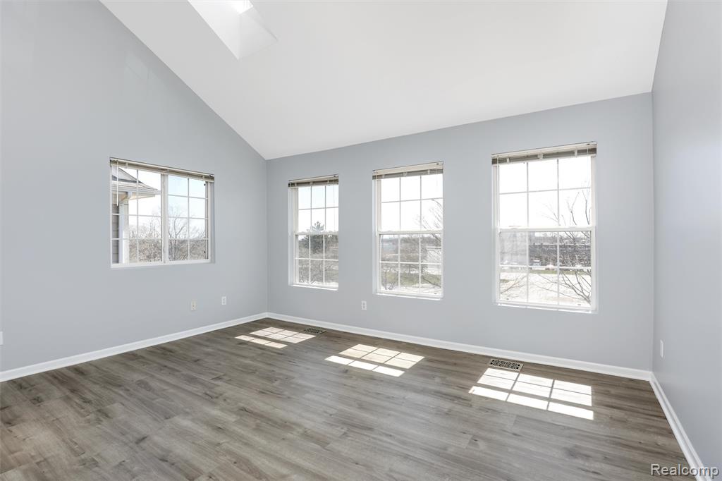 1111 Beaver Run Troy, MI 48083 - Photo 5 of 20