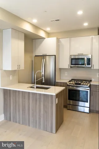 $2,700 | 812 18th Street Northeast, Unit 6, Washington, DC 20002