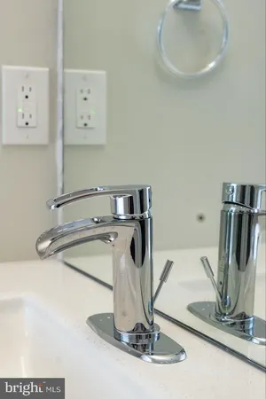 $2,700 | 812 18th Street Northeast, Unit 6, Washington, DC 20002