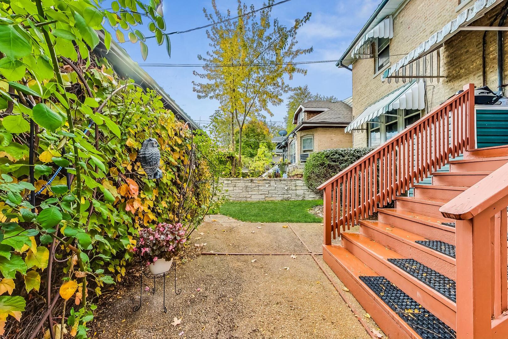 6559 North Rockwell Street Chicago, IL 60645 - Photo 8 of 18