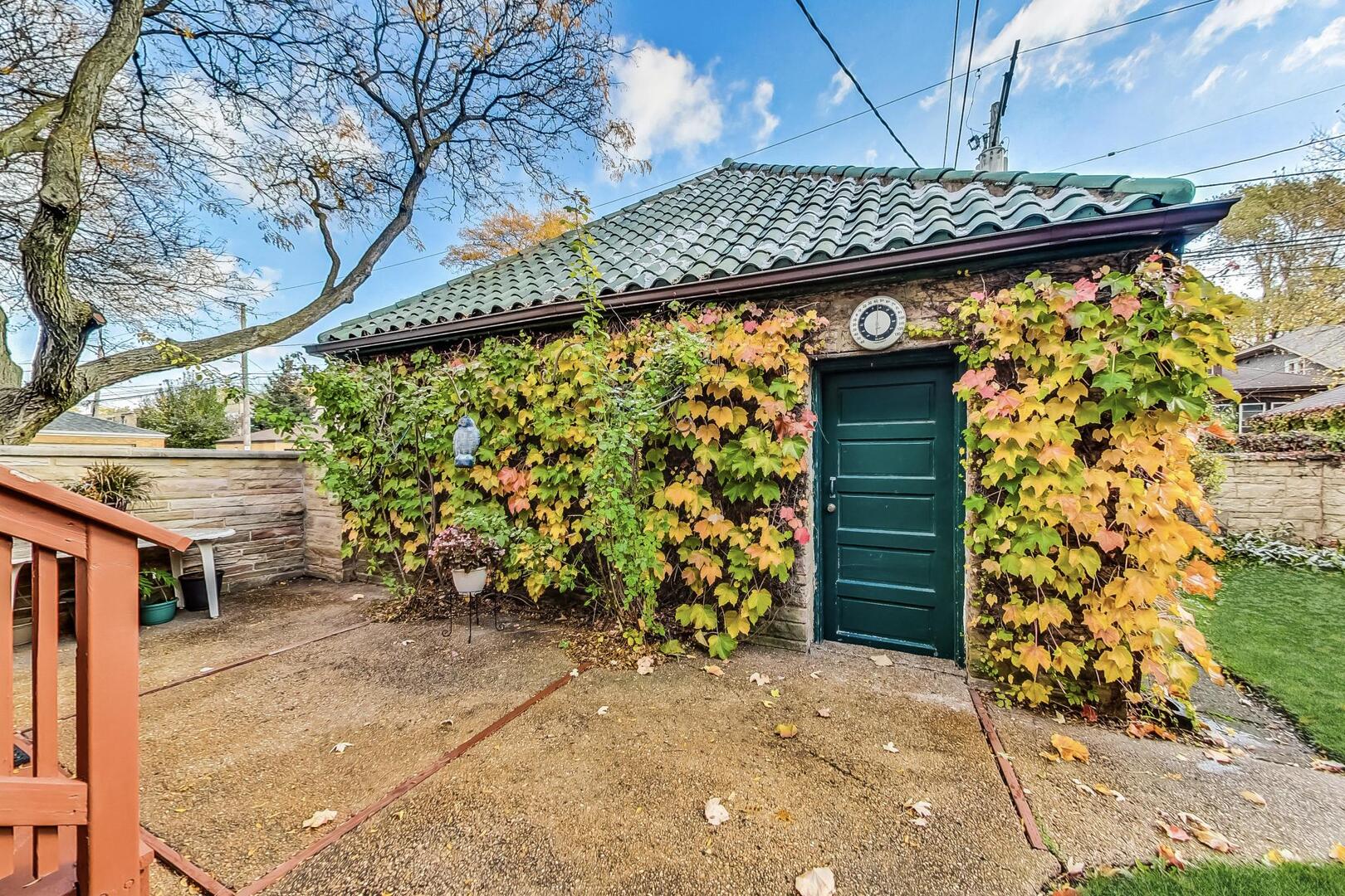 6559 North Rockwell Street Chicago, IL 60645 - Photo 9 of 18