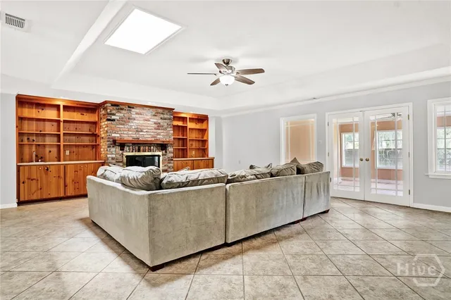 $450,000 | 7 Cardiff Road, Savannah, GA 31419