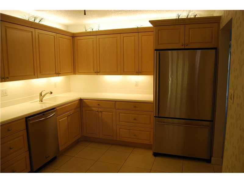1627 Riverview Road, Unit 114 Deerfield Beach, FL 33441 - Photo 10 of 12 Kitchen