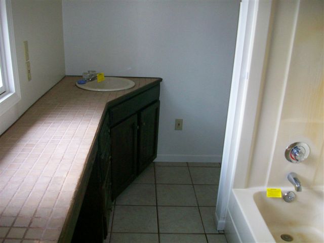 31037187-5.JPG