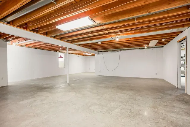 $365,000 | 614 Meadow Lark Drive, Raymore, MO 64083