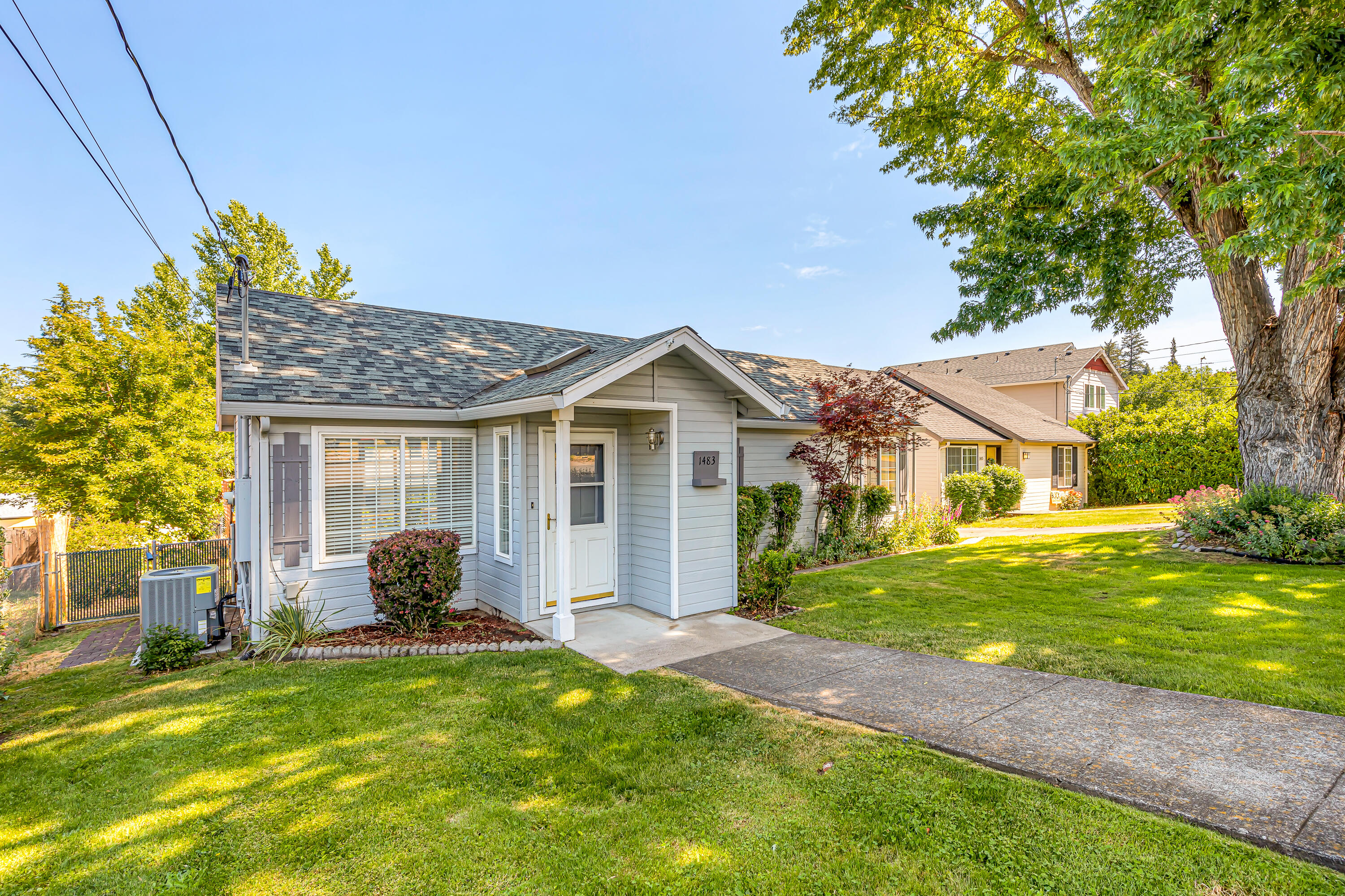1483 Ridge Way Medford, OR 97504 - Photo 25 of 28 9R9A4723