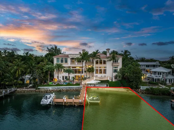 $6,000,000 | 3090 South Ocean Boulevard, Manalapan, FL 33462