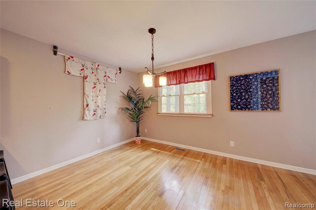 9344 Spicer Road Whitmore Lake, MI 48189 - Photo 30 of 85 Gallery Image 30