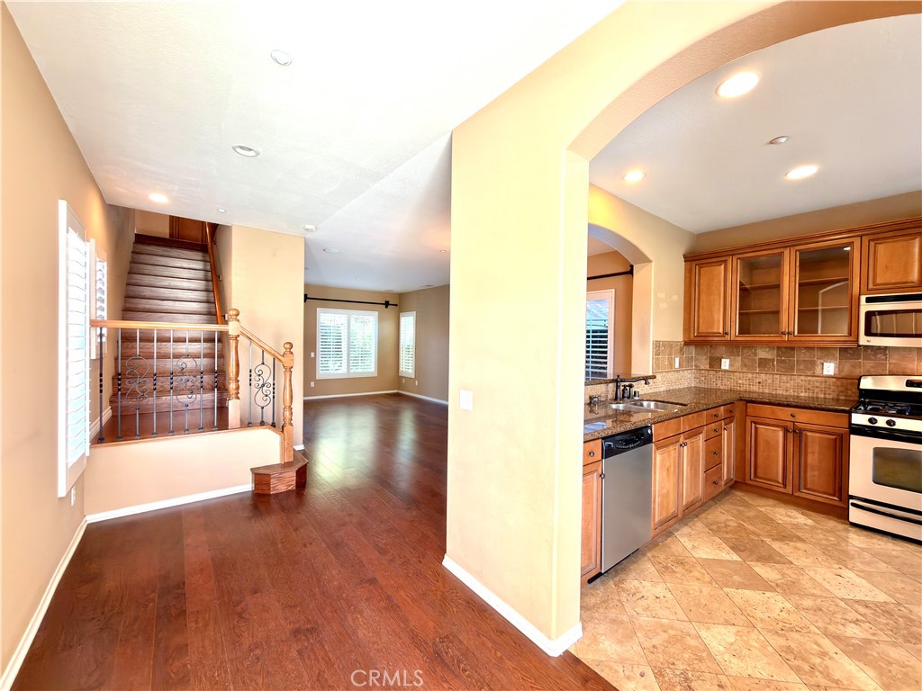 4140 Garvey Way Riverside, CA 92501 - Photo 4 of 48 Gallery Image 4