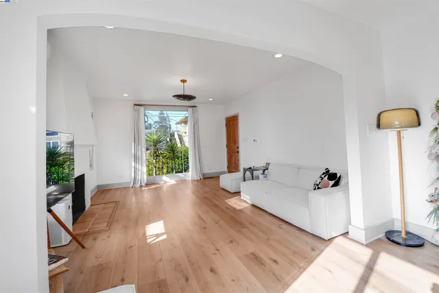 $699,888 | 2700 26th Avenue, Oakland, CA 94601