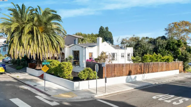 $699,888 | 2700 26th Avenue, Oakland, CA 94601