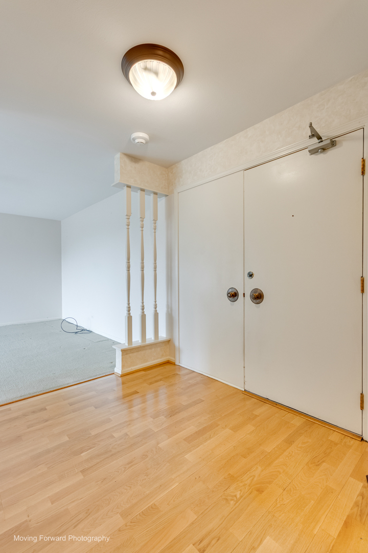 453 Raintree Drive, Unit 5K Glen Ellyn, IL 60137 - Photo 13 of 42 Gallery Image 13