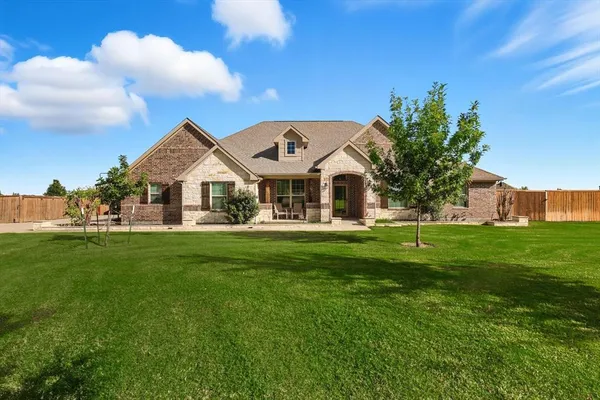 $580,000 | 142 High Ridge Court, Decatur, TX 76234
