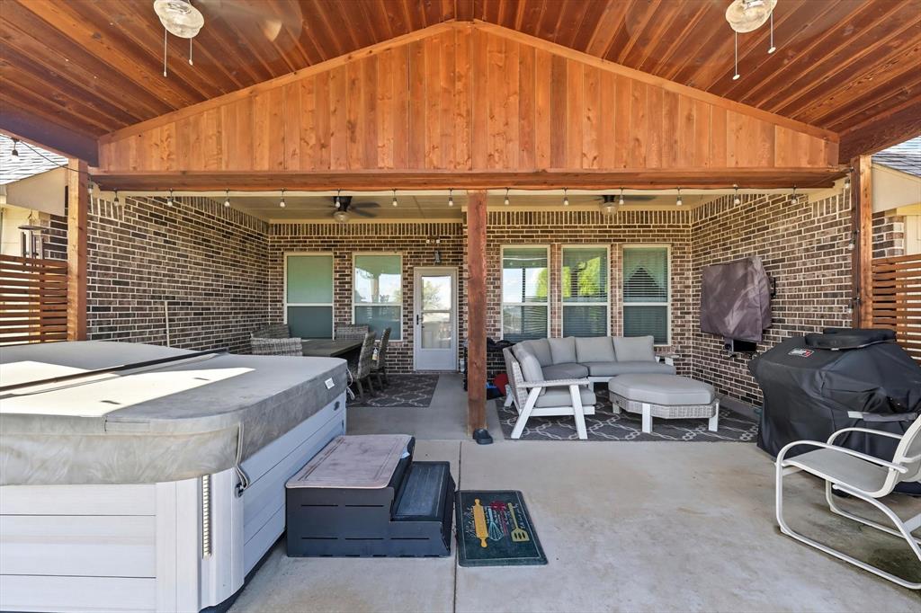 142 High Ridge Court Decatur, TX 76234 - Photo 31 of 40 a room with gym equipment