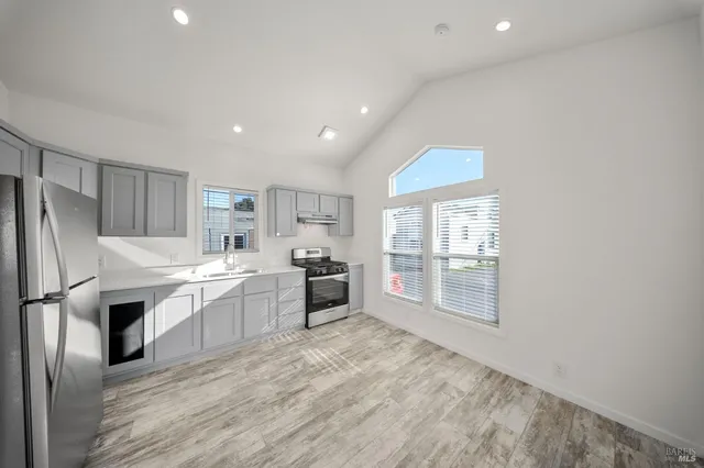 $99,950 | 742 Francisco Boulevard West, Unit B22, San Rafael, CA 94901