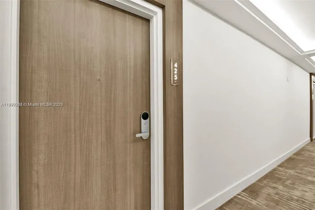 $4,900 | 2301 Collins Avenue, Unit 425, Miami Beach, FL 33139