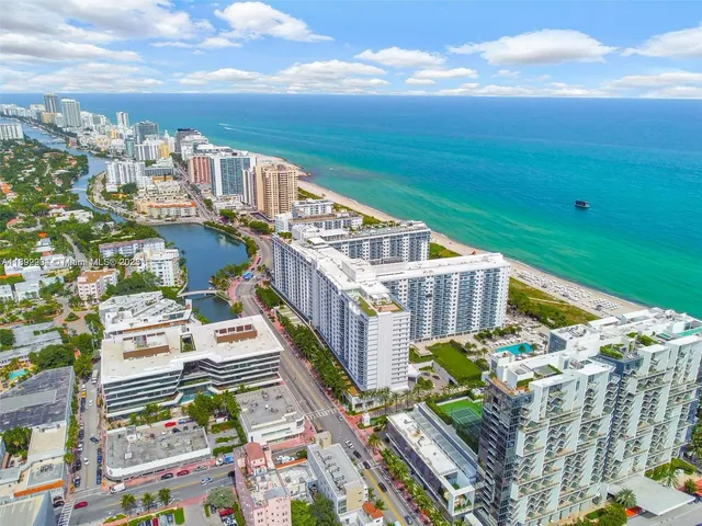 $4,900 | 2301 Collins Avenue, Unit 425, Miami Beach, FL 33139