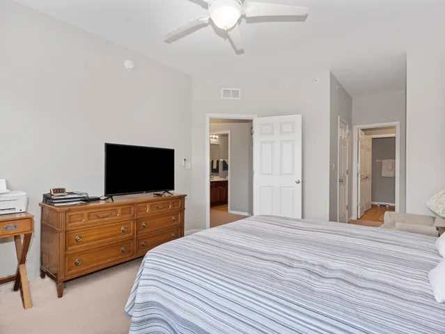 $319,900 | 880 June Terrace, Unit 270, Lake Zurich, IL 60047