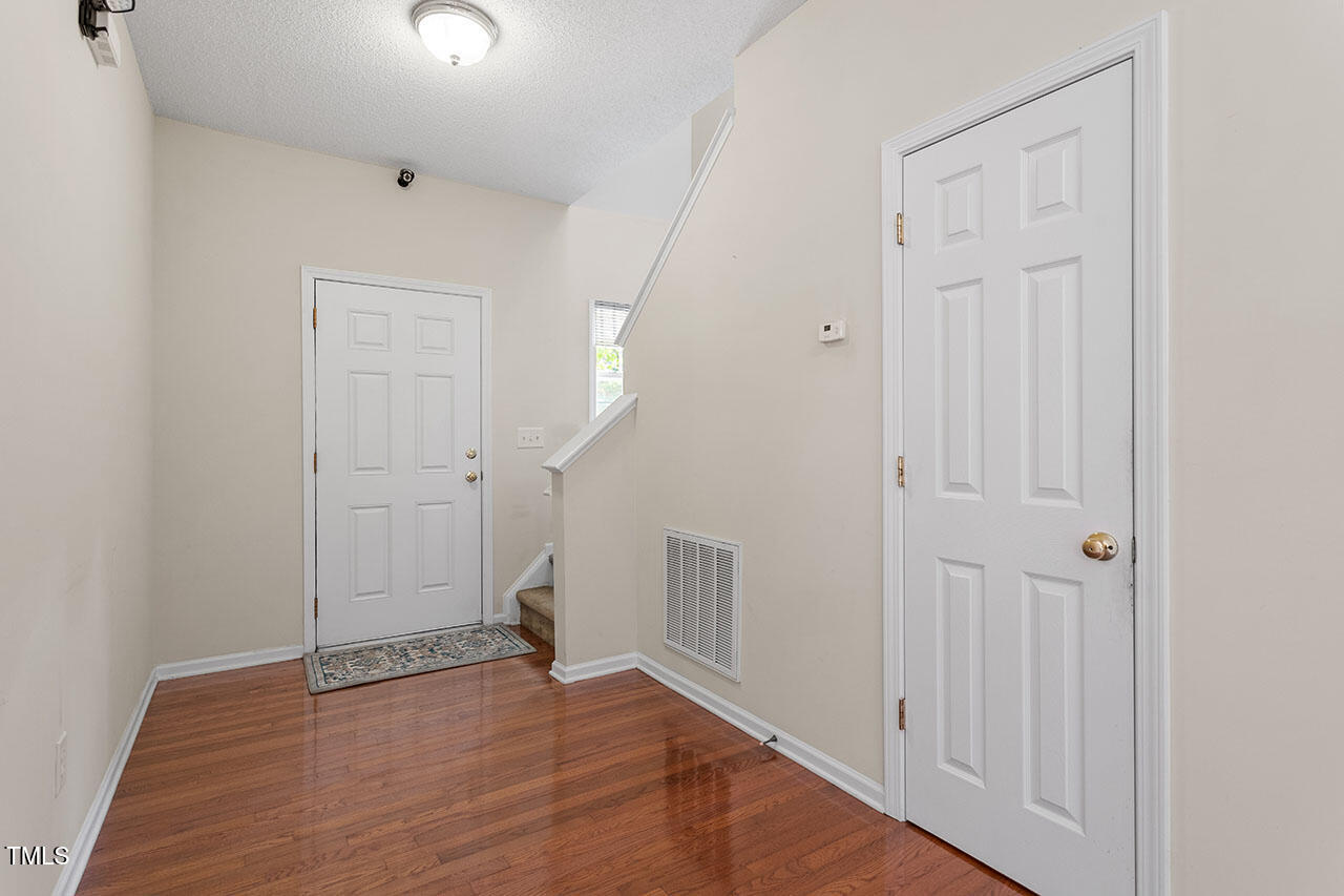 110 Caley Road Apex, NC 27502 - Photo 4 of 28 110 Caley Road_09