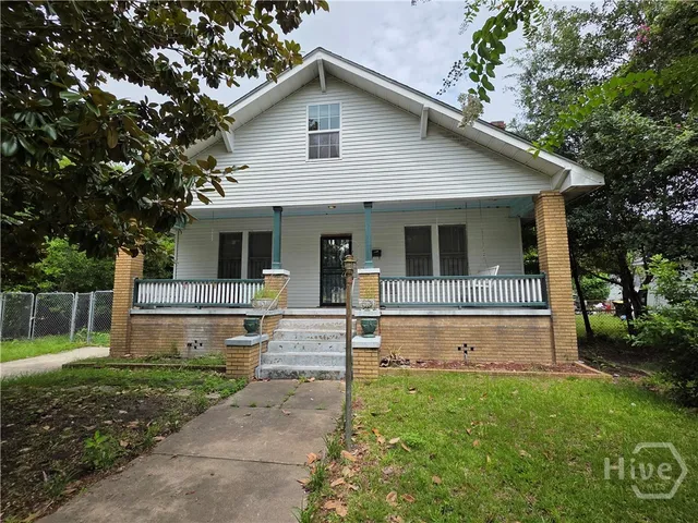 $1,800 | 105 Forrest Avenue, Savannah, GA 31404