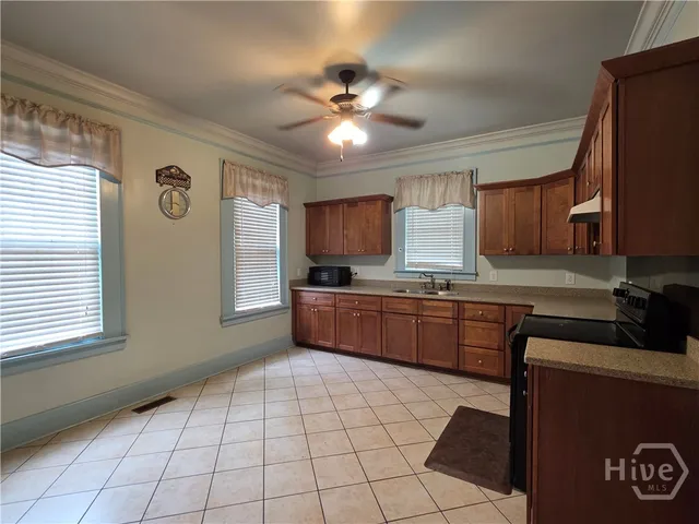 $1,800 | 105 Forrest Avenue, Savannah, GA 31404