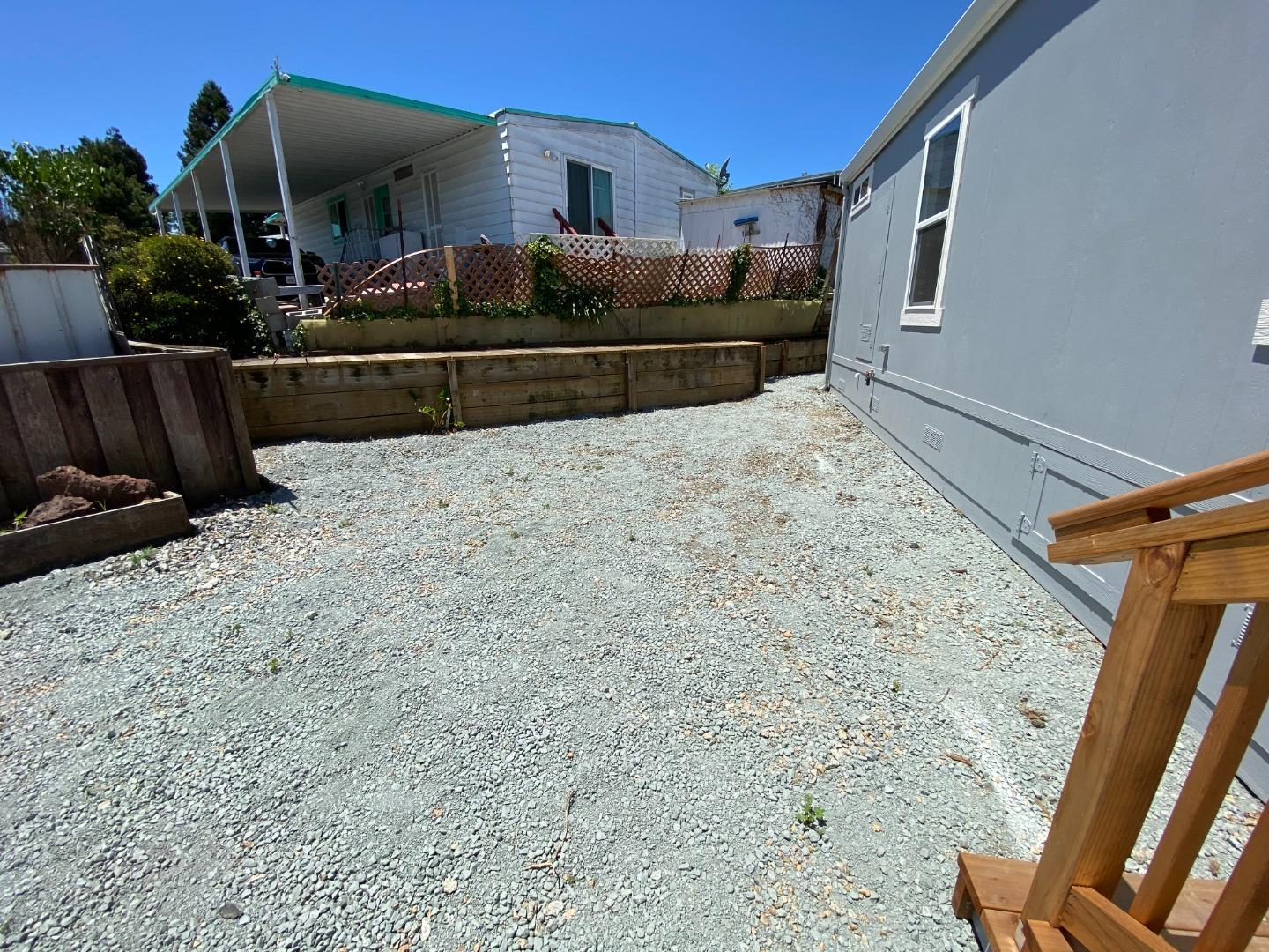 128 Pera Drive, Unit 128 Watsonville, CA 95076 - Photo 6 of 29 a living room with furniture