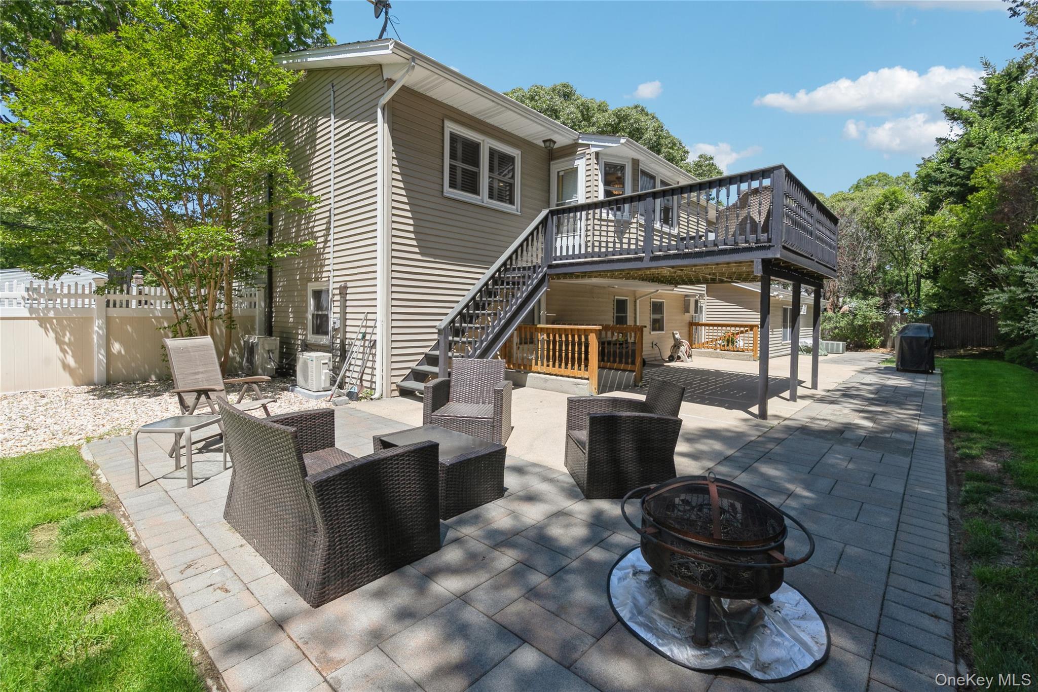 115 Clarendon Road Ronkonkoma, NY 11779 - Photo 40 of 45