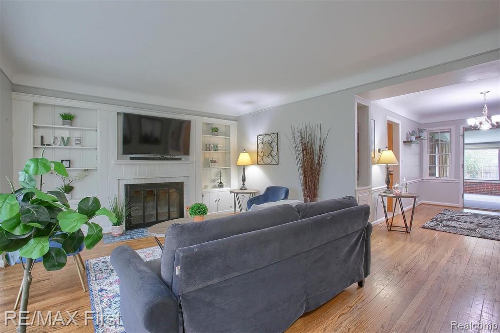 317 Ridgemont Road Grosse Pointe Farms, MI 48236 - Photo 3 of 20