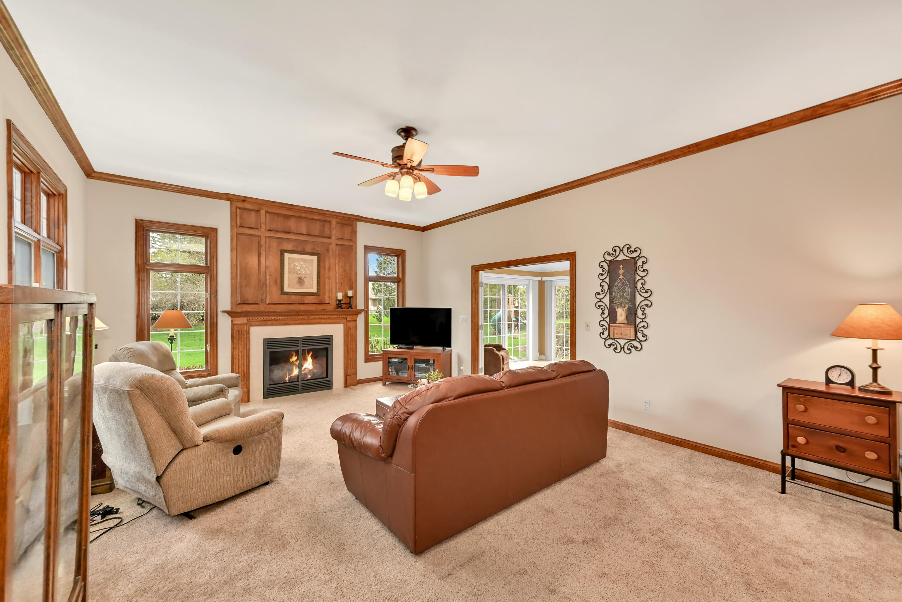 17700 Parish Drive Brookfield, WI 53045 - Photo 7 of 42 Awesome Greatroom