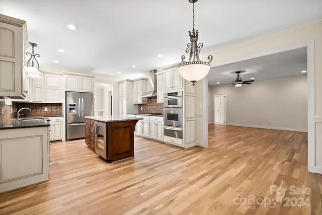 $729,900 | 2488 Birdie Lane Northeast, Conover, NC 28613