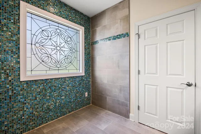 $729,900 | 2488 Birdie Lane Northeast, Conover, NC 28613