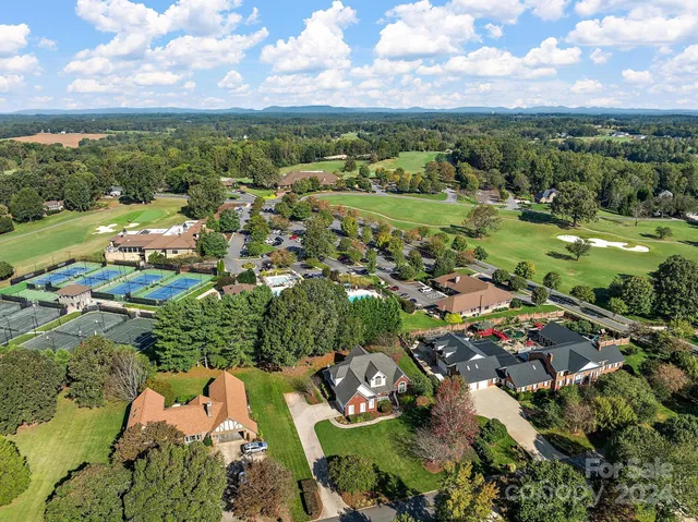 $729,900 | 2488 Birdie Lane Northeast, Conover, NC 28613