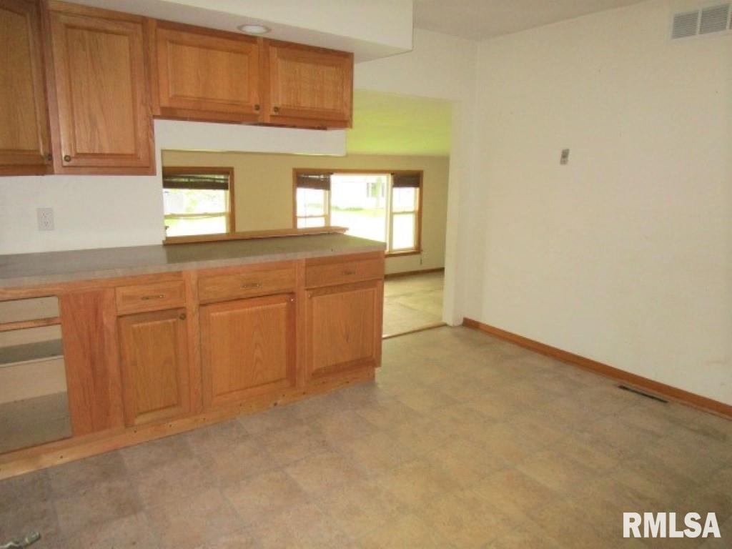 12127 North Riverview Road Chillicothe, IL 61523 - Photo 8 of 14 Gallery Image 8