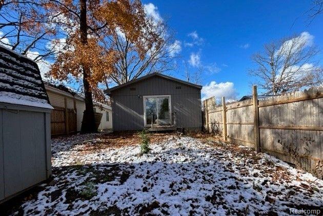 732 North Conklin Road Lake Orion, MI 48362 - Photo 3 of 13