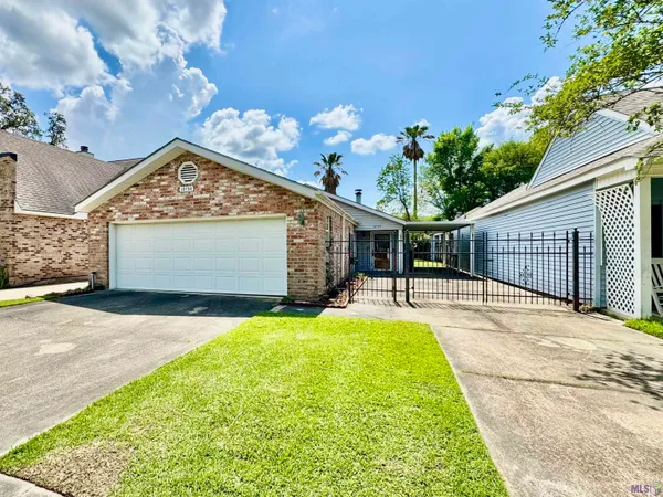 $2,050 | 10734 Erin Vale Avenue, Baton Rouge, LA 70810