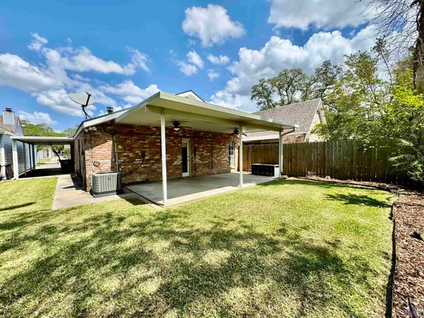 $2,050 | 10734 Erin Vale Avenue, Baton Rouge, LA 70810