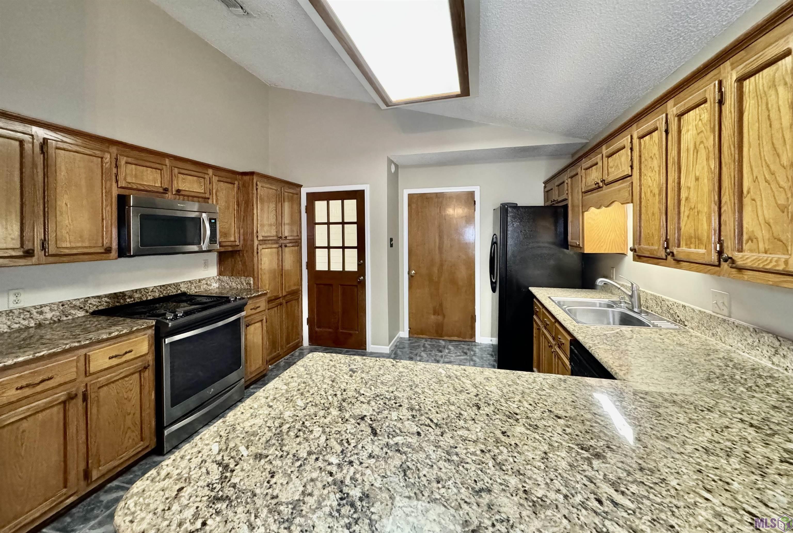 10734 Erin Vale Avenue Baton Rouge, LA 70810 - Photo 4 of 20