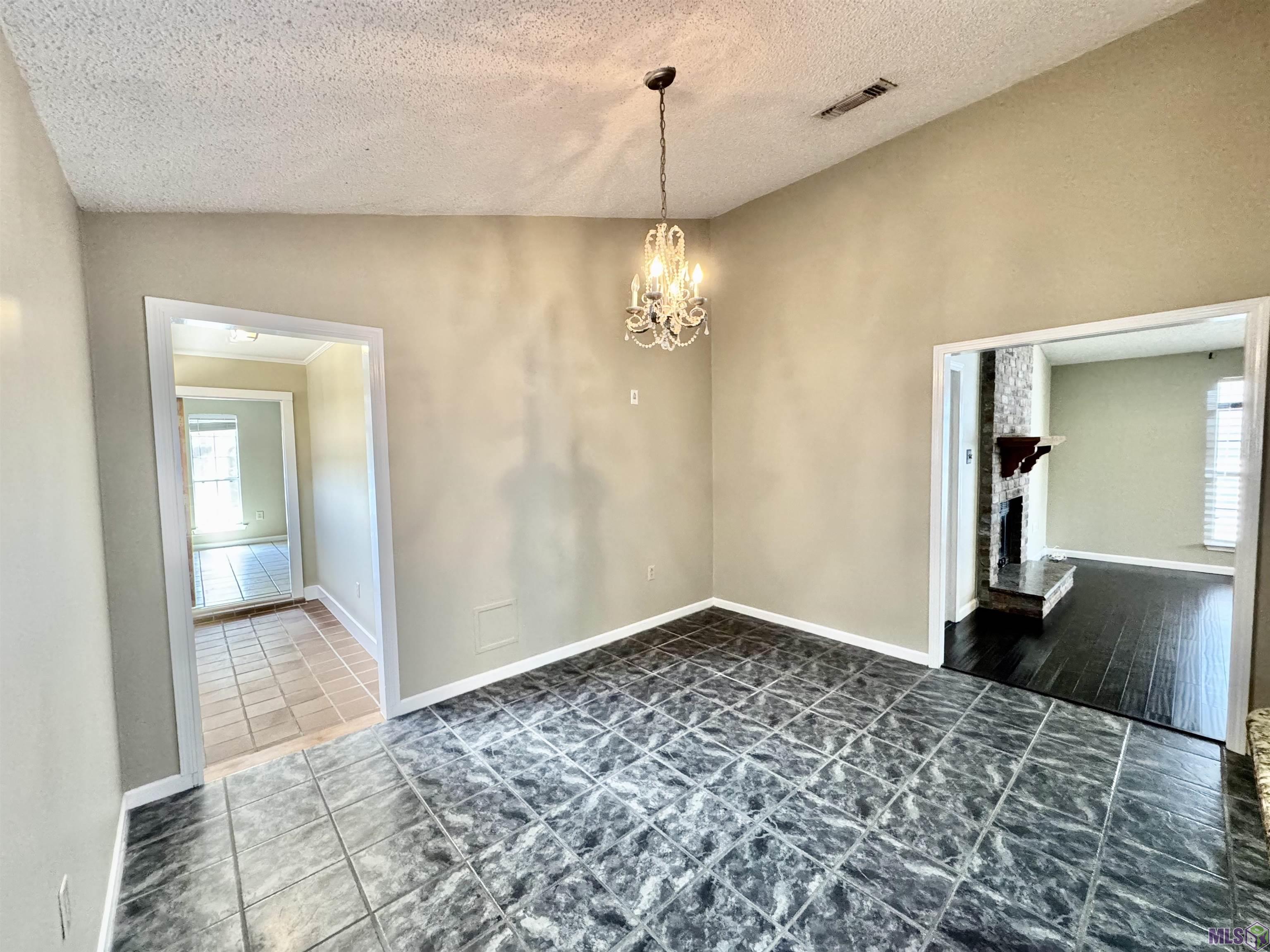 10734 Erin Vale Avenue Baton Rouge, LA 70810 - Photo 8 of 20