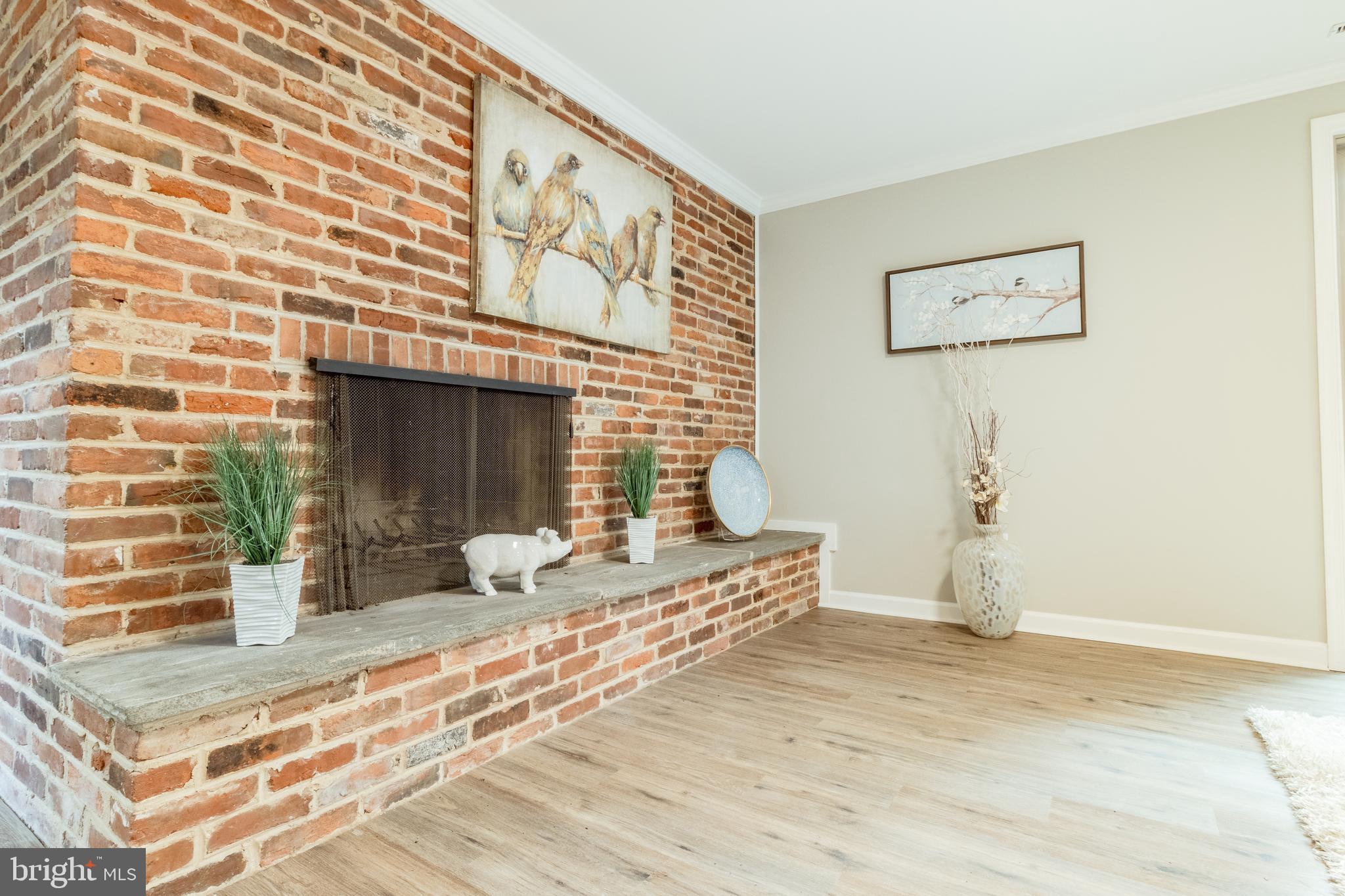 837 Summerset Drive Hockessin, DE 19707 - Photo 17 of 45 Family Room Fireplace