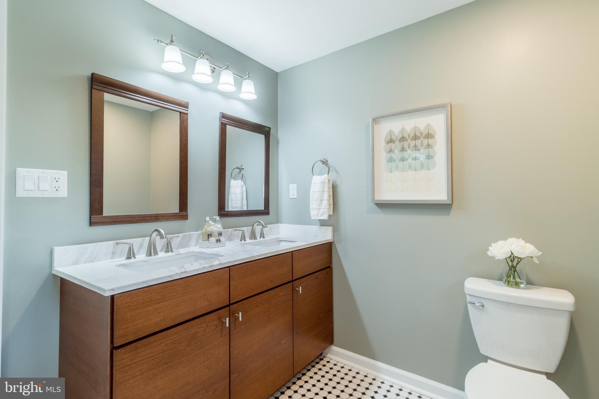 837 Summerset Drive Hockessin, DE 19707 - Photo 25 of 45 Master Bath Vanities (1)
