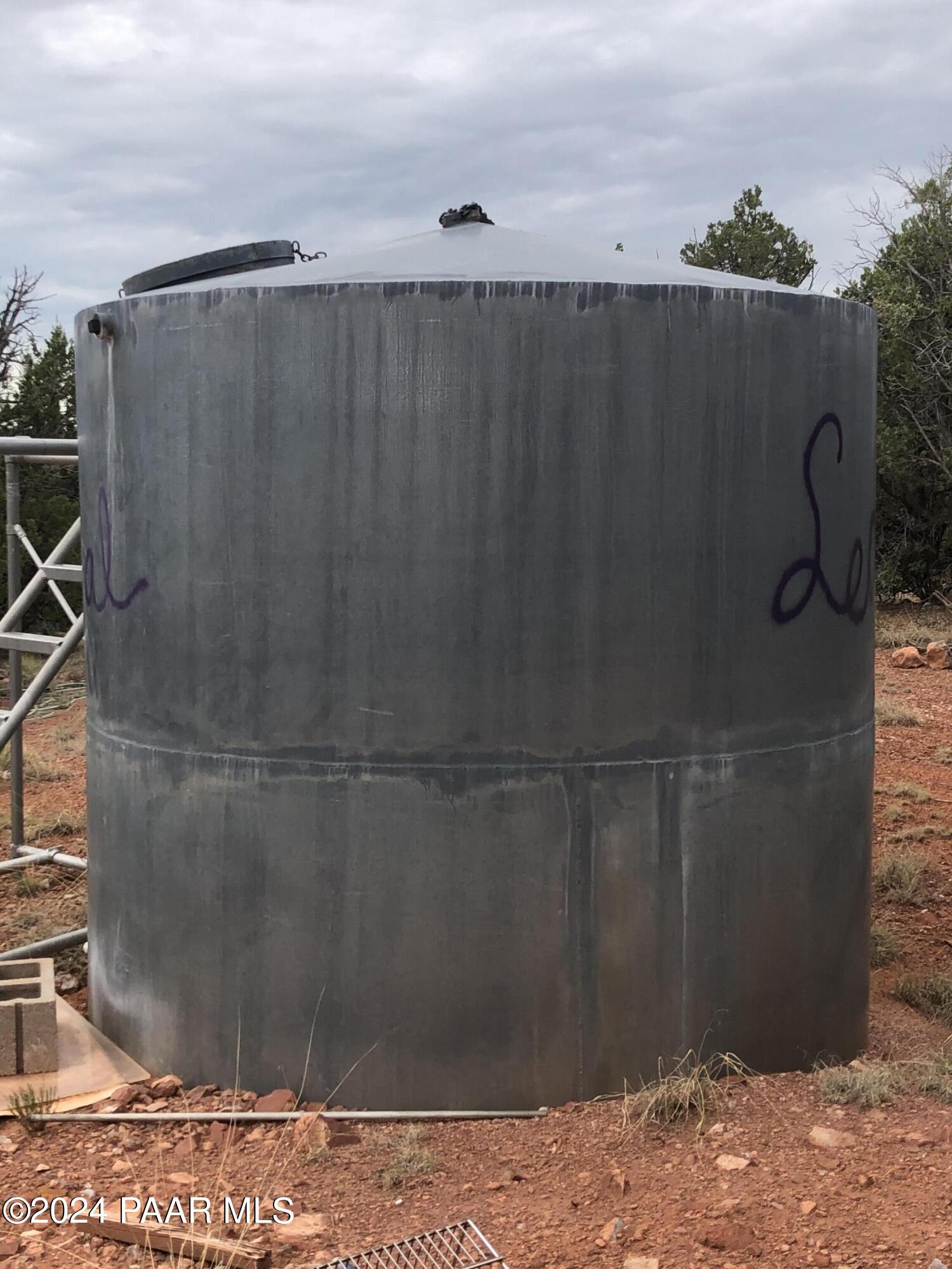 56539 El Parque Circle Seligman, AZ 86337 - Photo 26 of 37 a close view of a shower