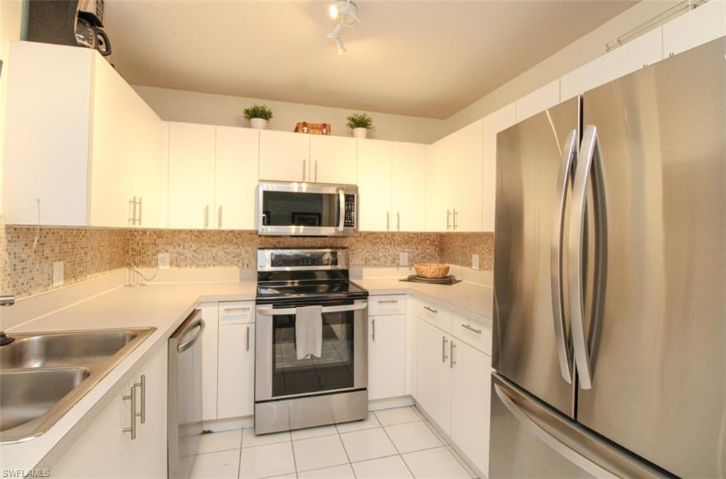 519 Roma Court, Unit 3208 Naples, FL 34110 - Photo 20 of 50