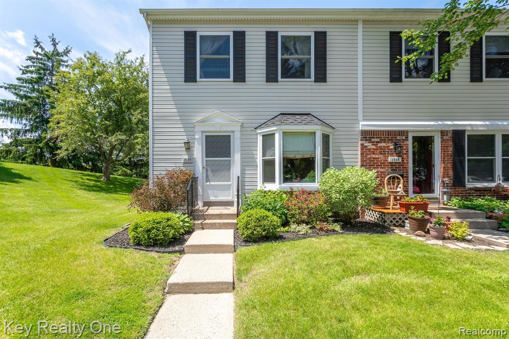 1050 Larson Court Rochester Hills, MI 48307 - Photo 1 of 34