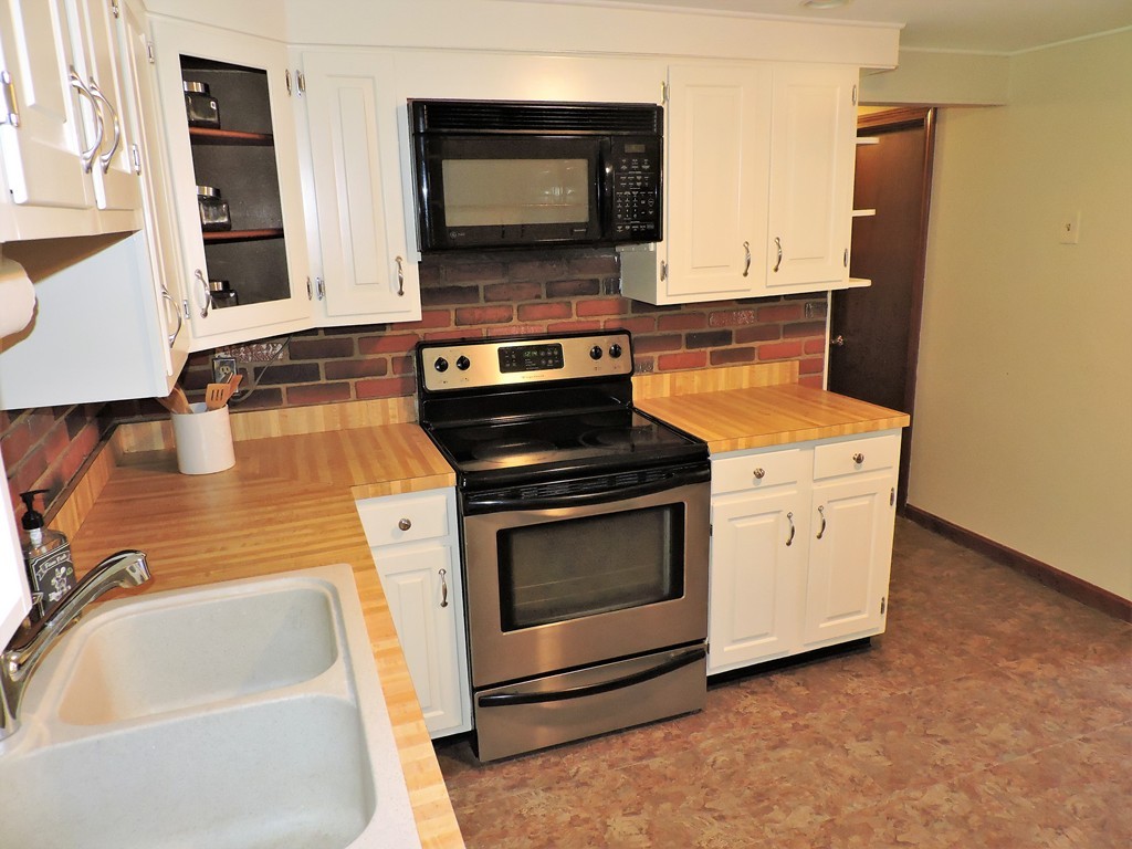 84 Manchonis Road Wilbraham, MA 01095 - Photo 3 of 16 Gallery Image 3
